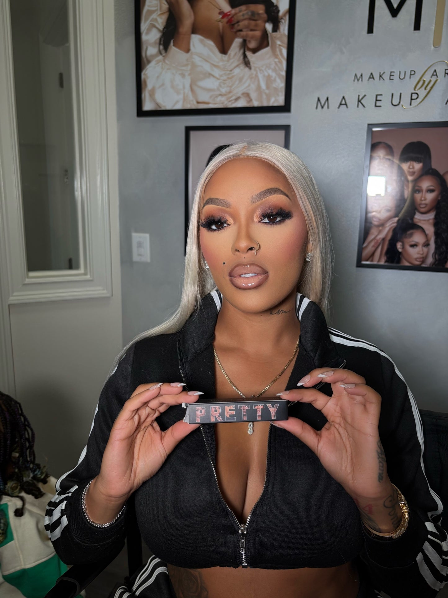 PRETTY NUDE LIP KIT
